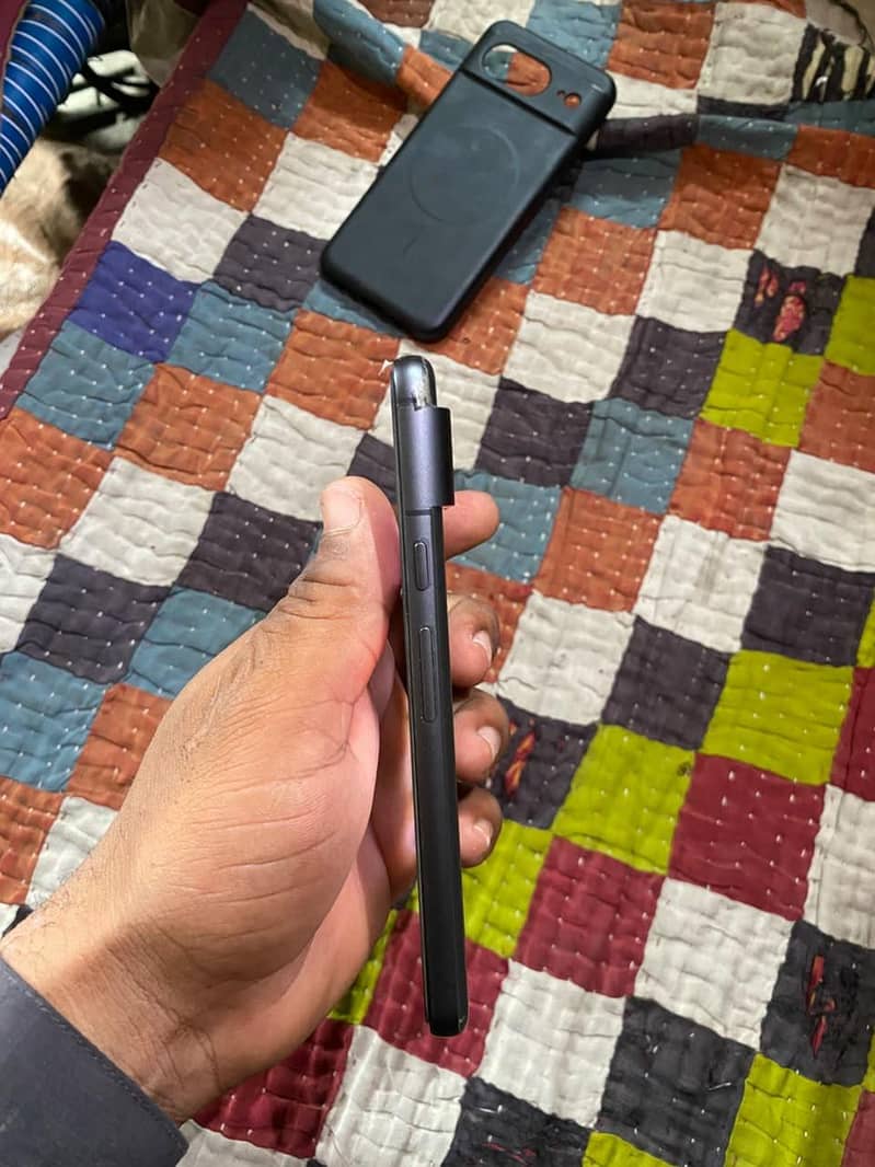 Google Pixel 8 2