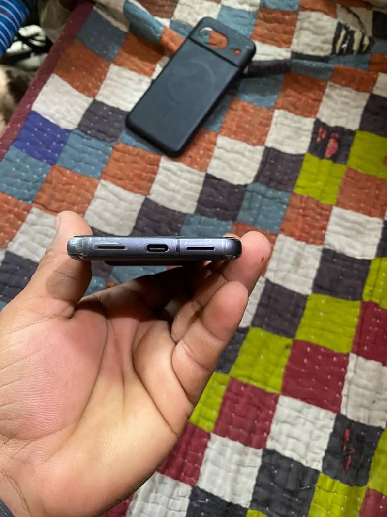 Google Pixel 8 6
