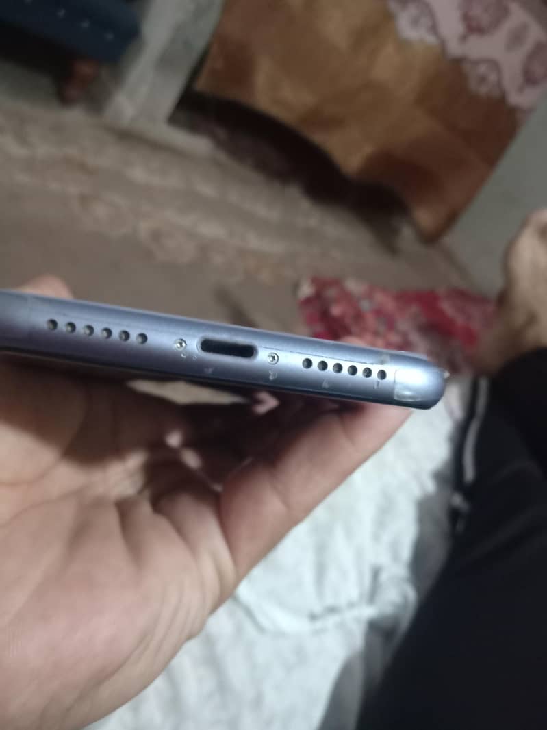 Apple iPhone 11 5
