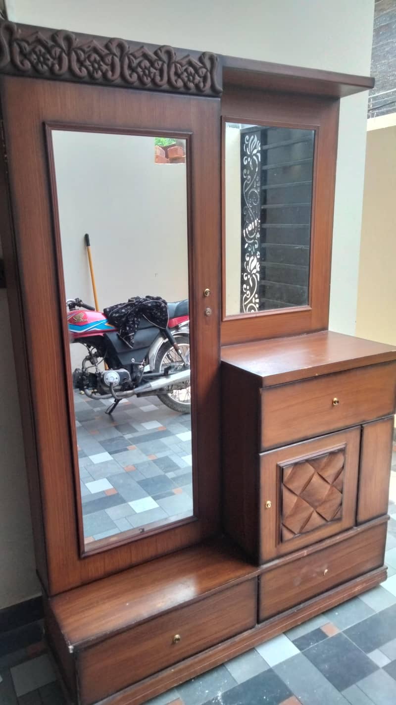 Dressing Table 3