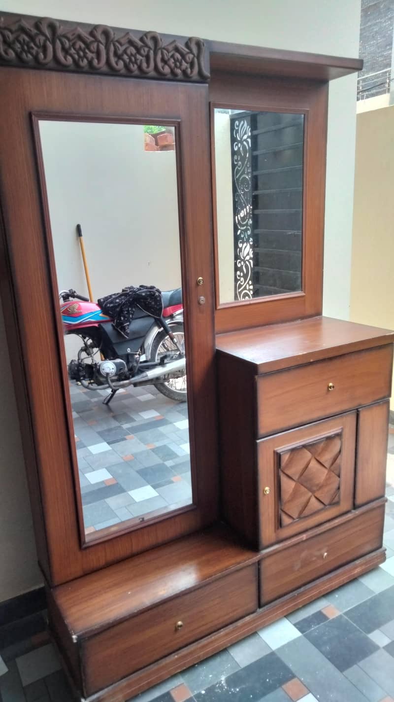 Dressing Table 4