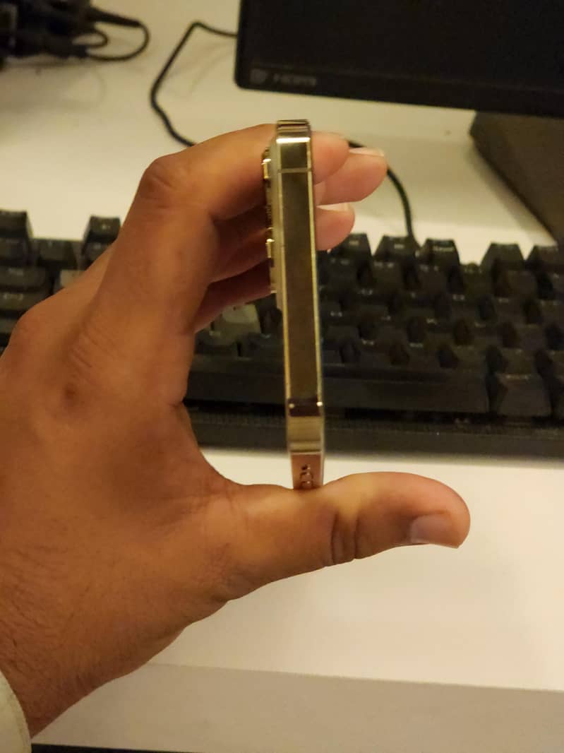 Apple iPhone 13 Pro Max 4