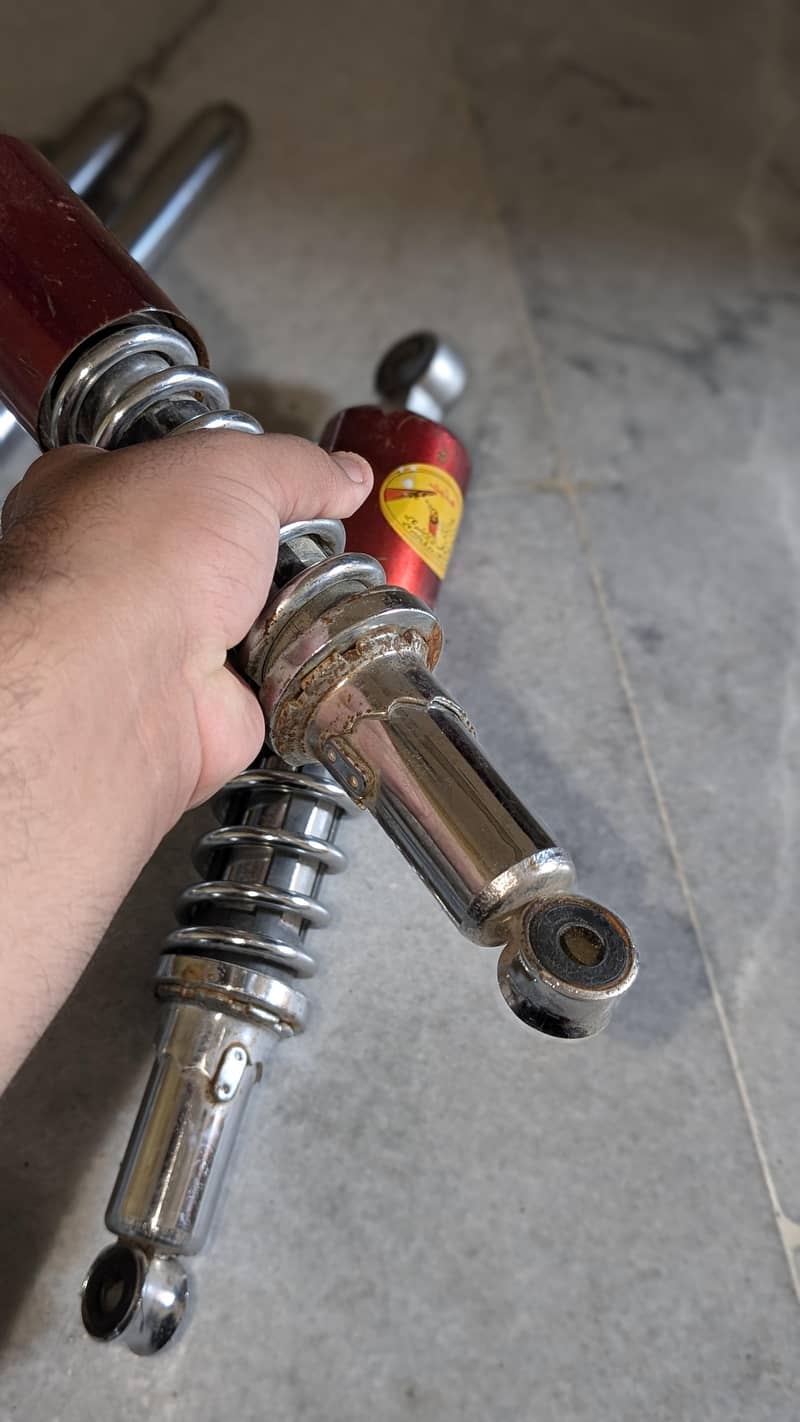 CD-70 back shock 2