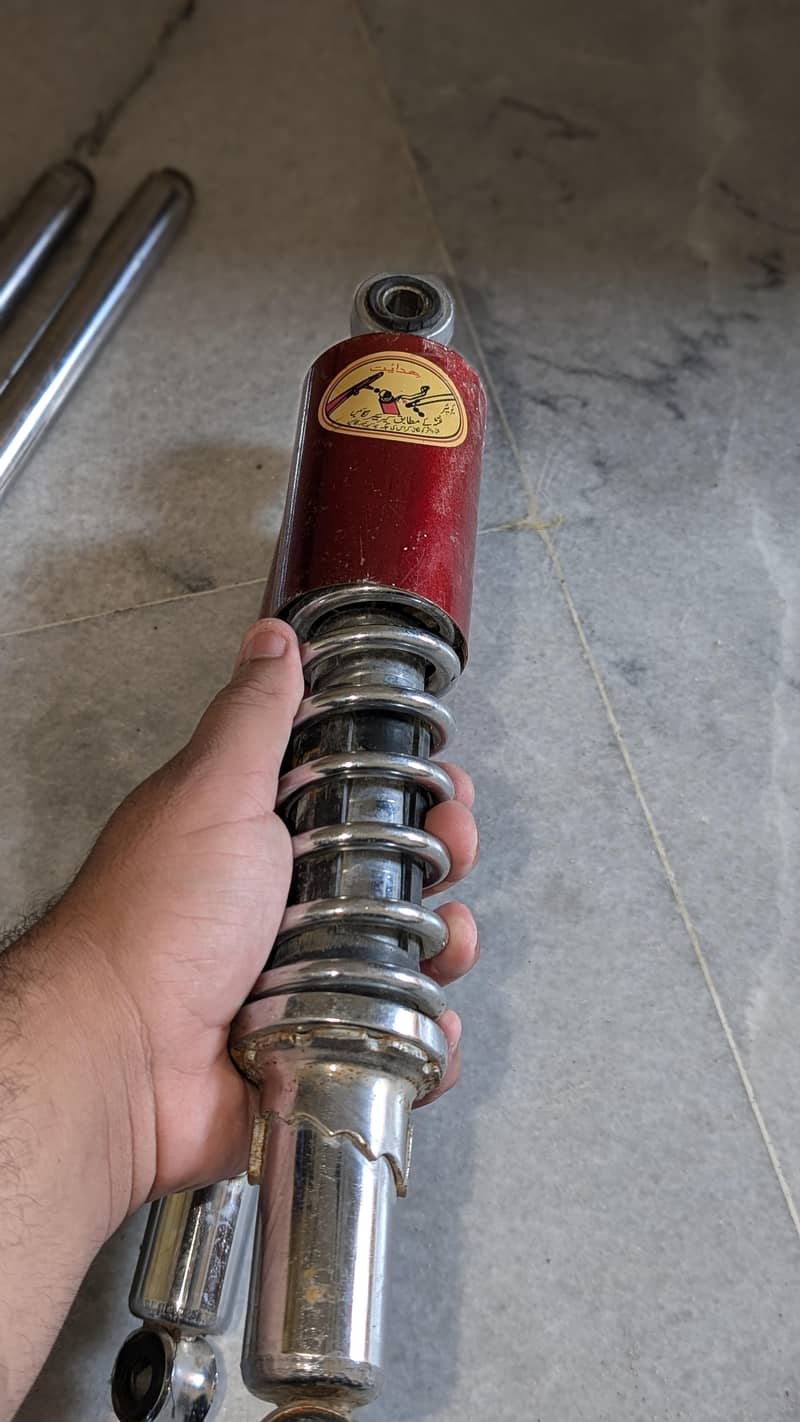 CD-70 back shock 3