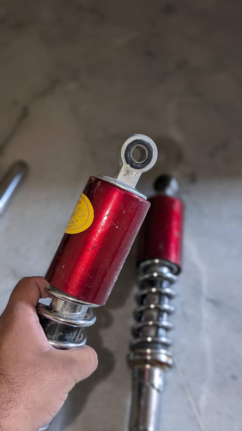 CD-70 back shock 4