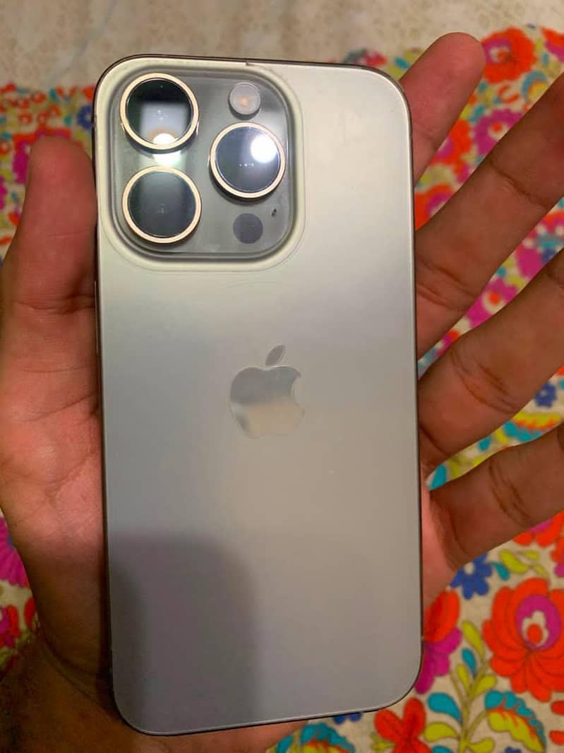 Apple iPhone 15 Pro 1