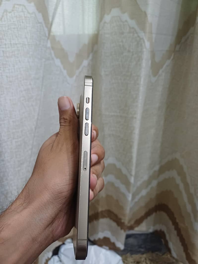 Apple iPhone 14 Pro Max 1