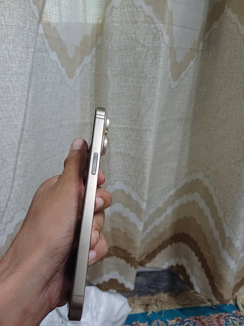 Apple iPhone 14 Pro Max 2