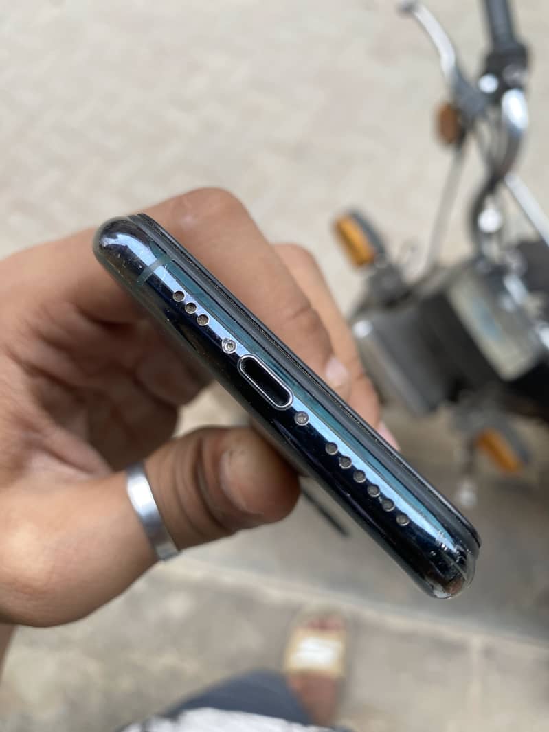 Apple iPhone 11 Pro 1