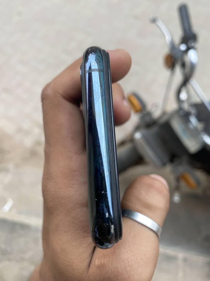 Apple iPhone 11 Pro 2