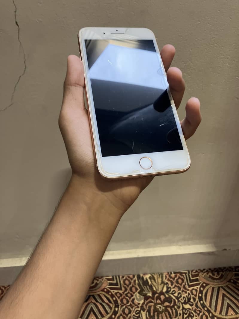 Apple iPhone 8 Plus 6