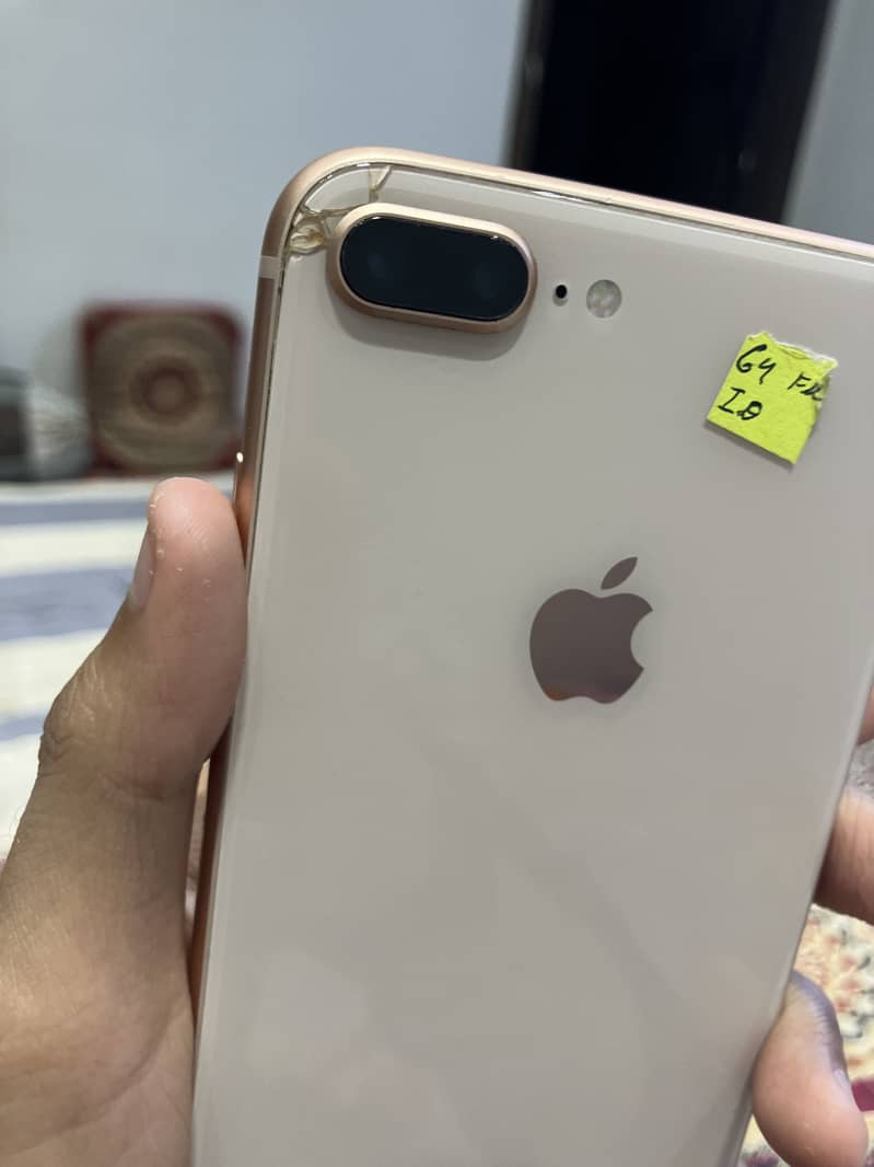 Apple iPhone 8 Plus 11