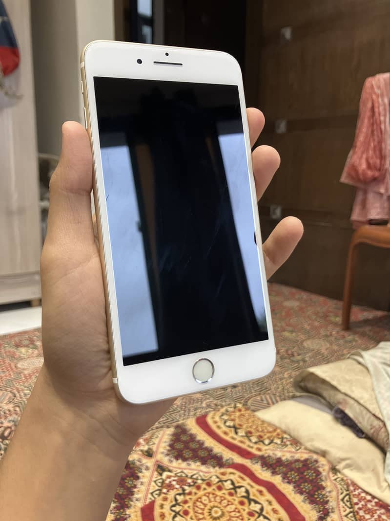 Apple iPhone 8 Plus 12