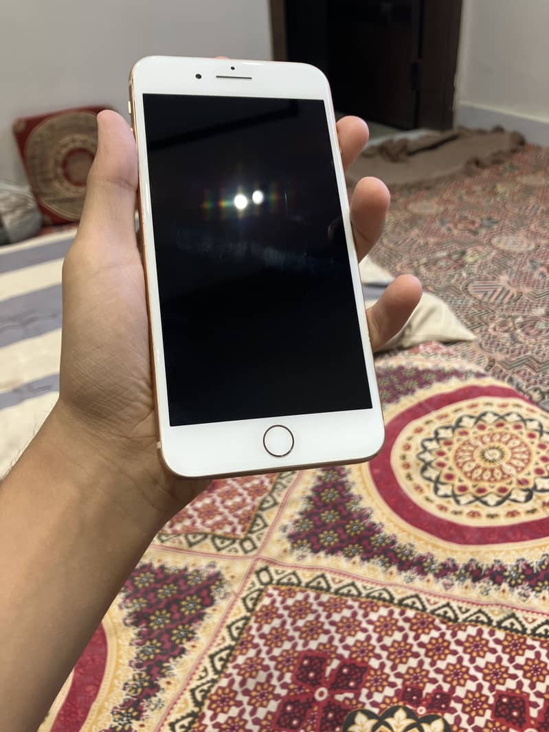 Apple iPhone 8 Plus 15