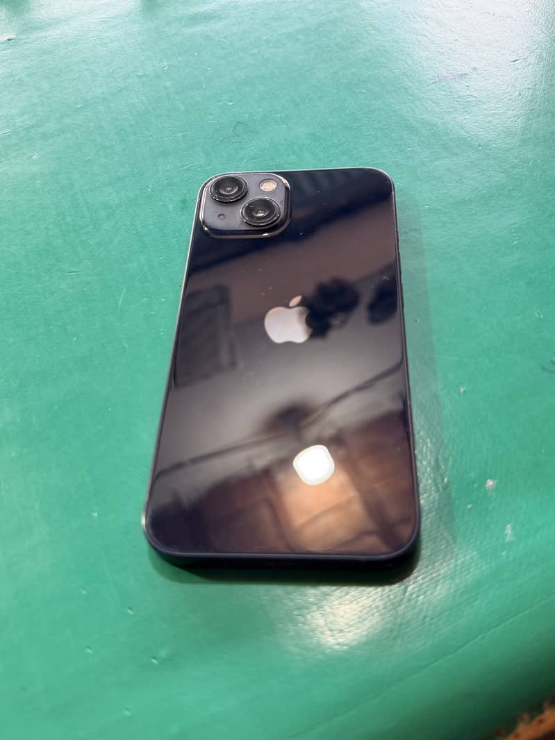Apple iPhone 13 0