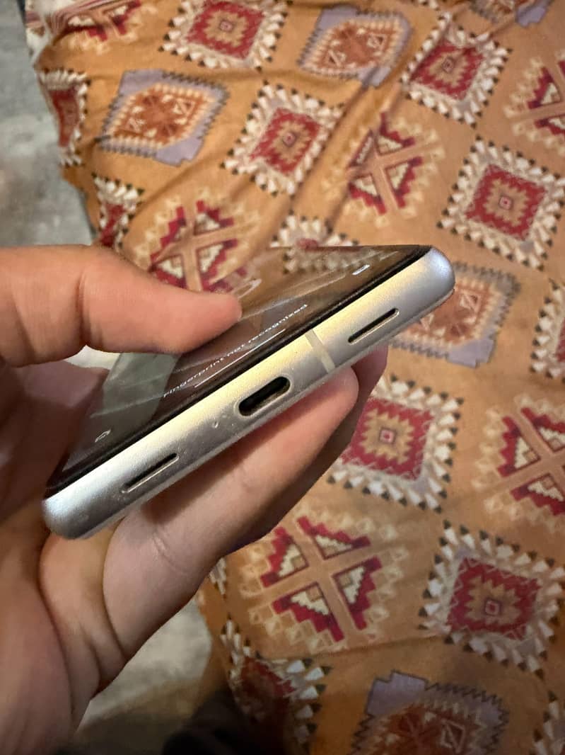 Google Pixel 7a 2