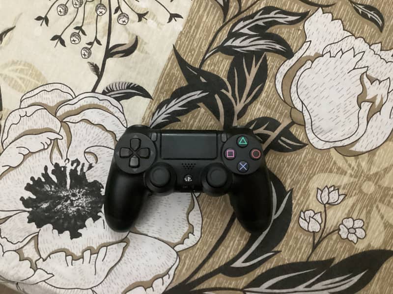 DualShock 4 controller 0