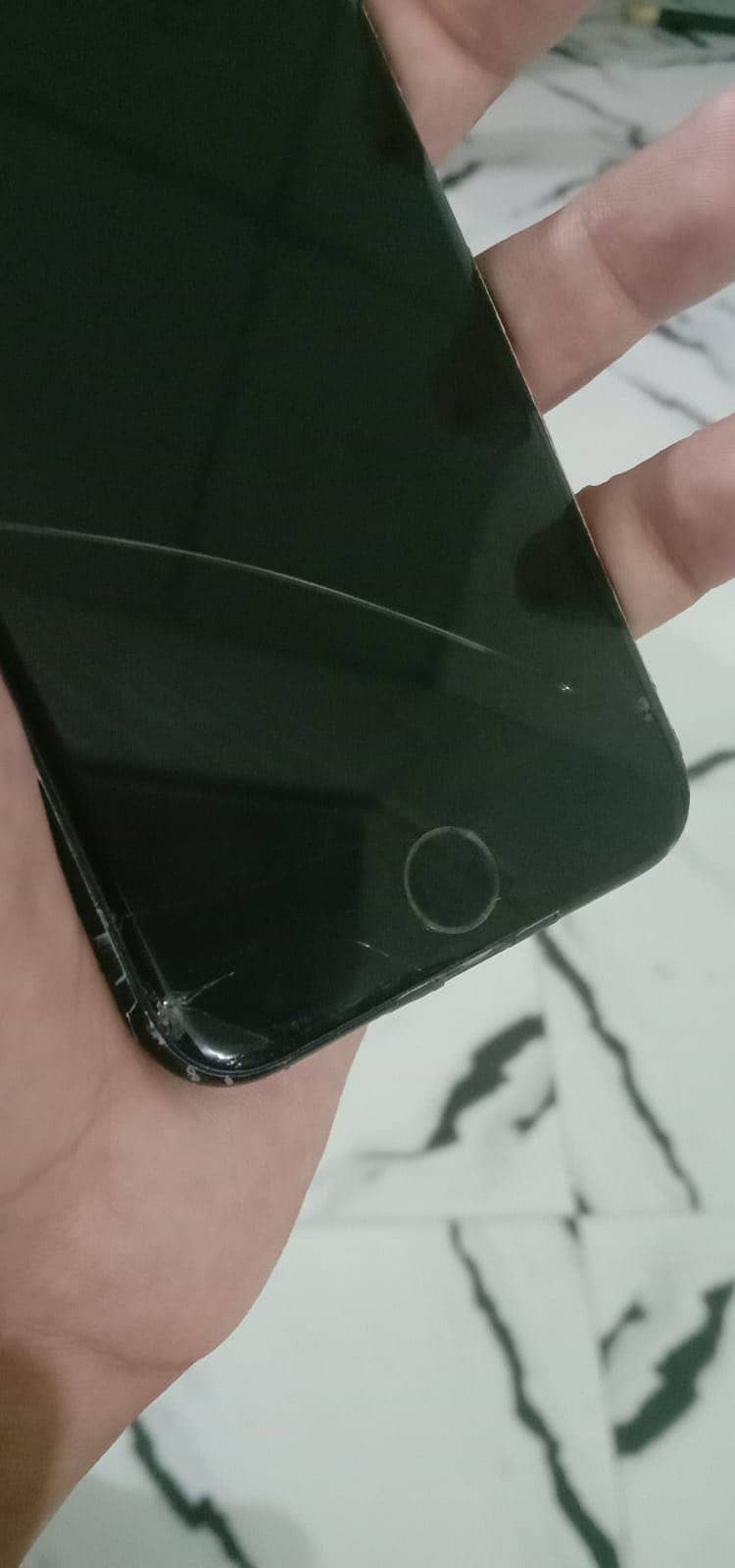 Apple iPhone 7 0