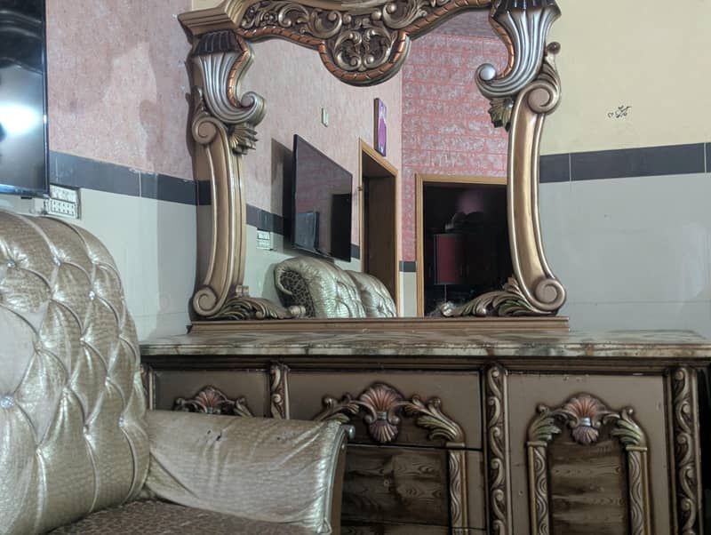 dressing table or siterable 2