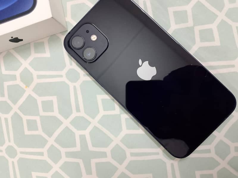 Apple iPhone 12 2