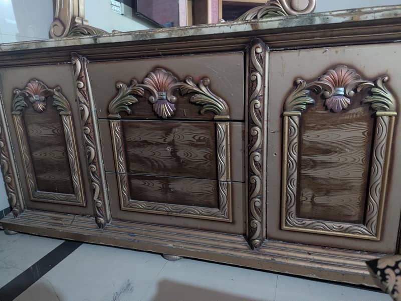 dressing table or siterable 3