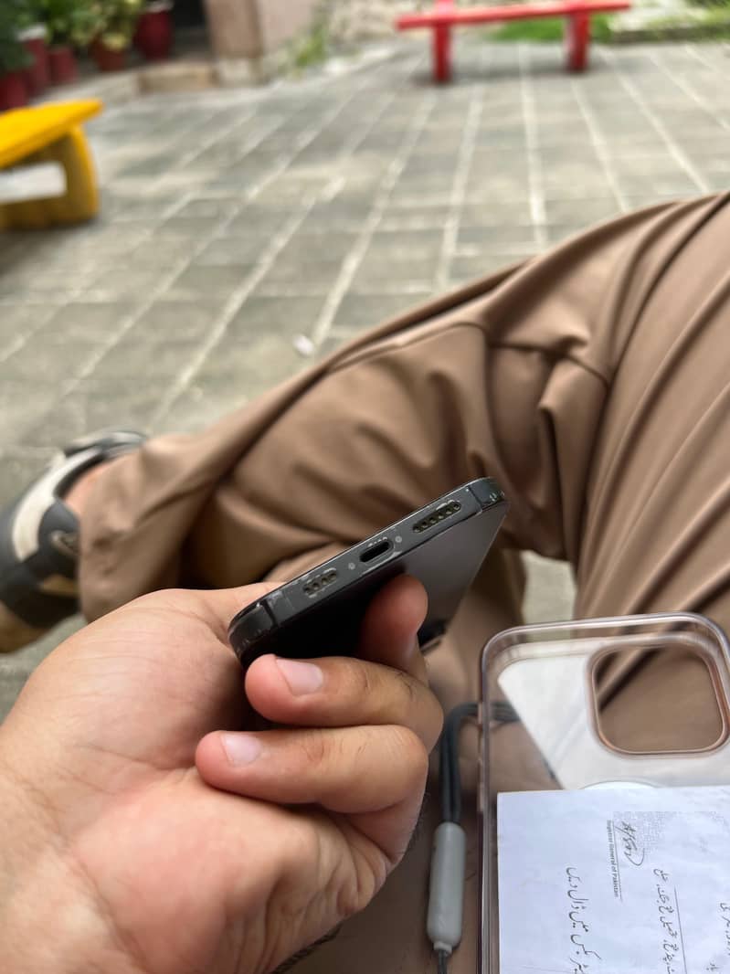 Apple iPhone 14 Pro Max 1