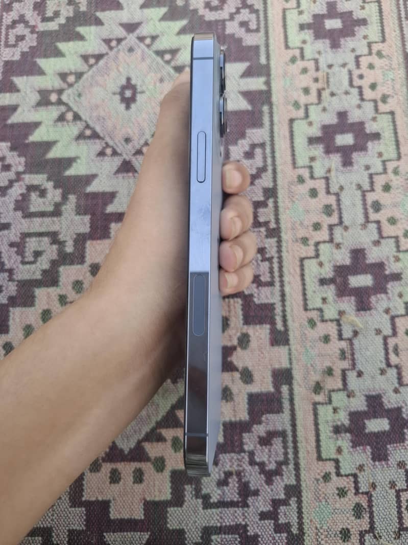 iPhone 13 Pro Max 4