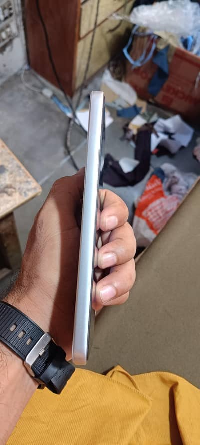vivo y400
