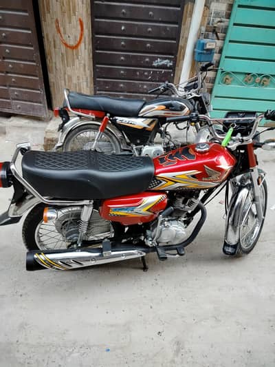 Honda CG125 2025 only 5200km used