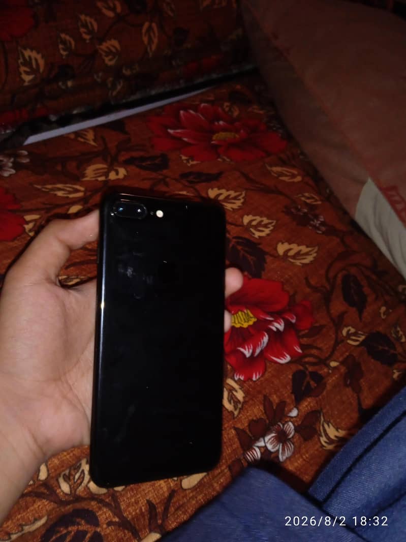 Apple iPhone 7 Plus 0