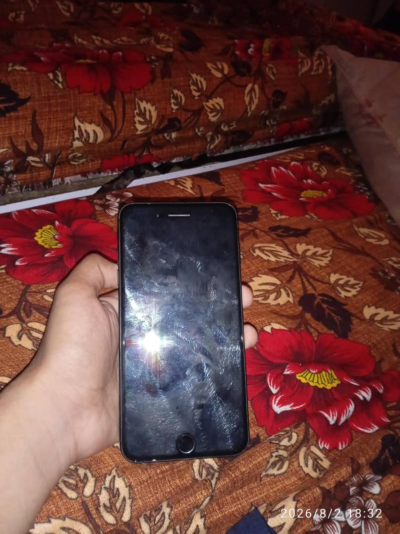 Apple iPhone 7 Plus 1