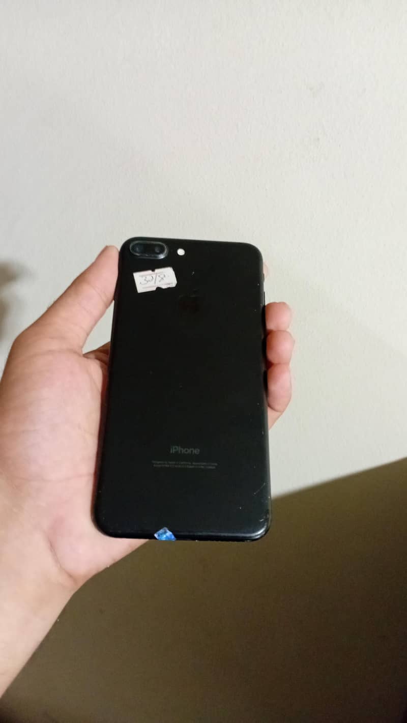 Apple iPhone 7 Plus 0