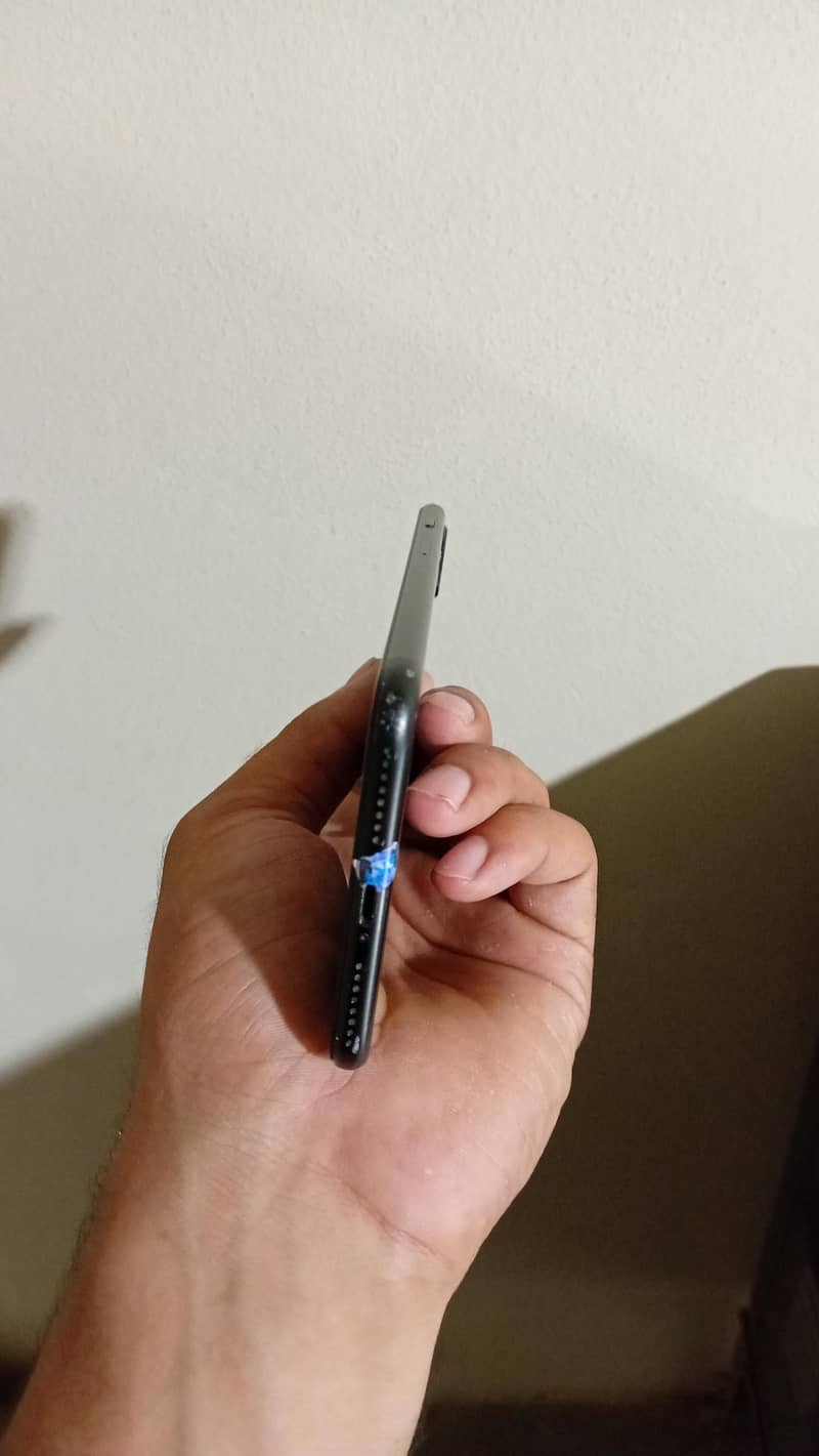 Apple iPhone 7 Plus 2