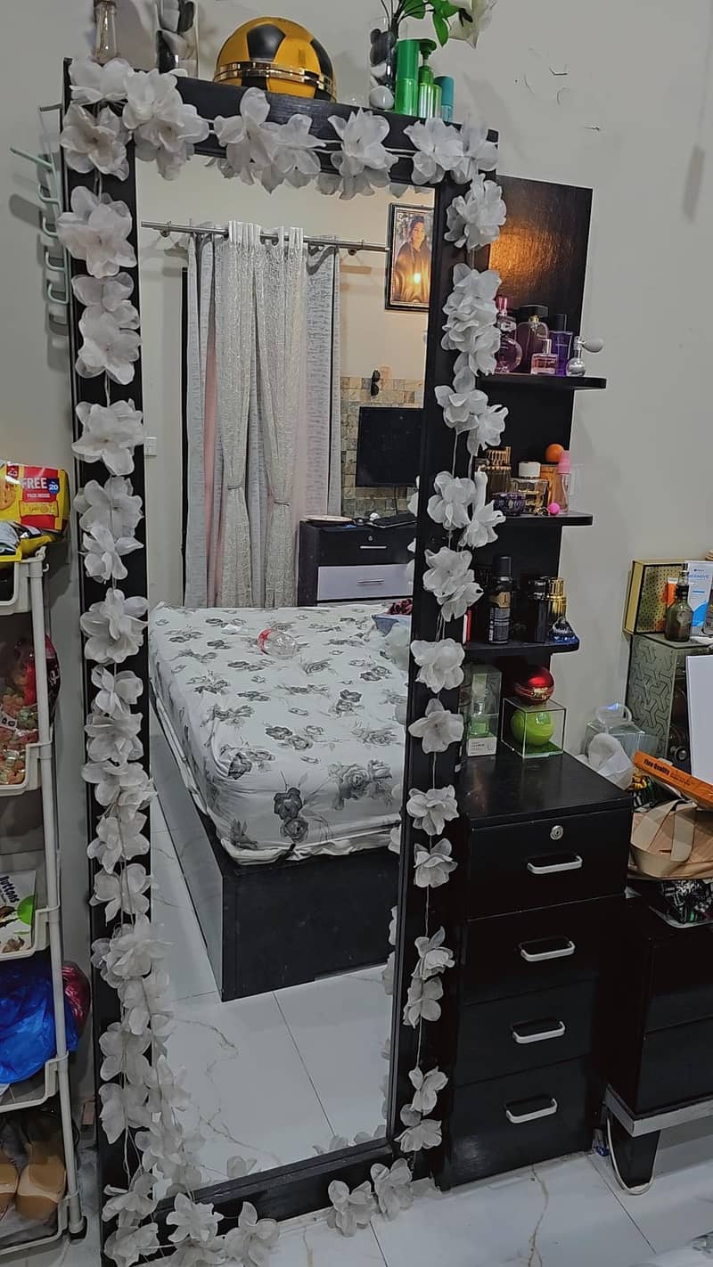 dressing table 0