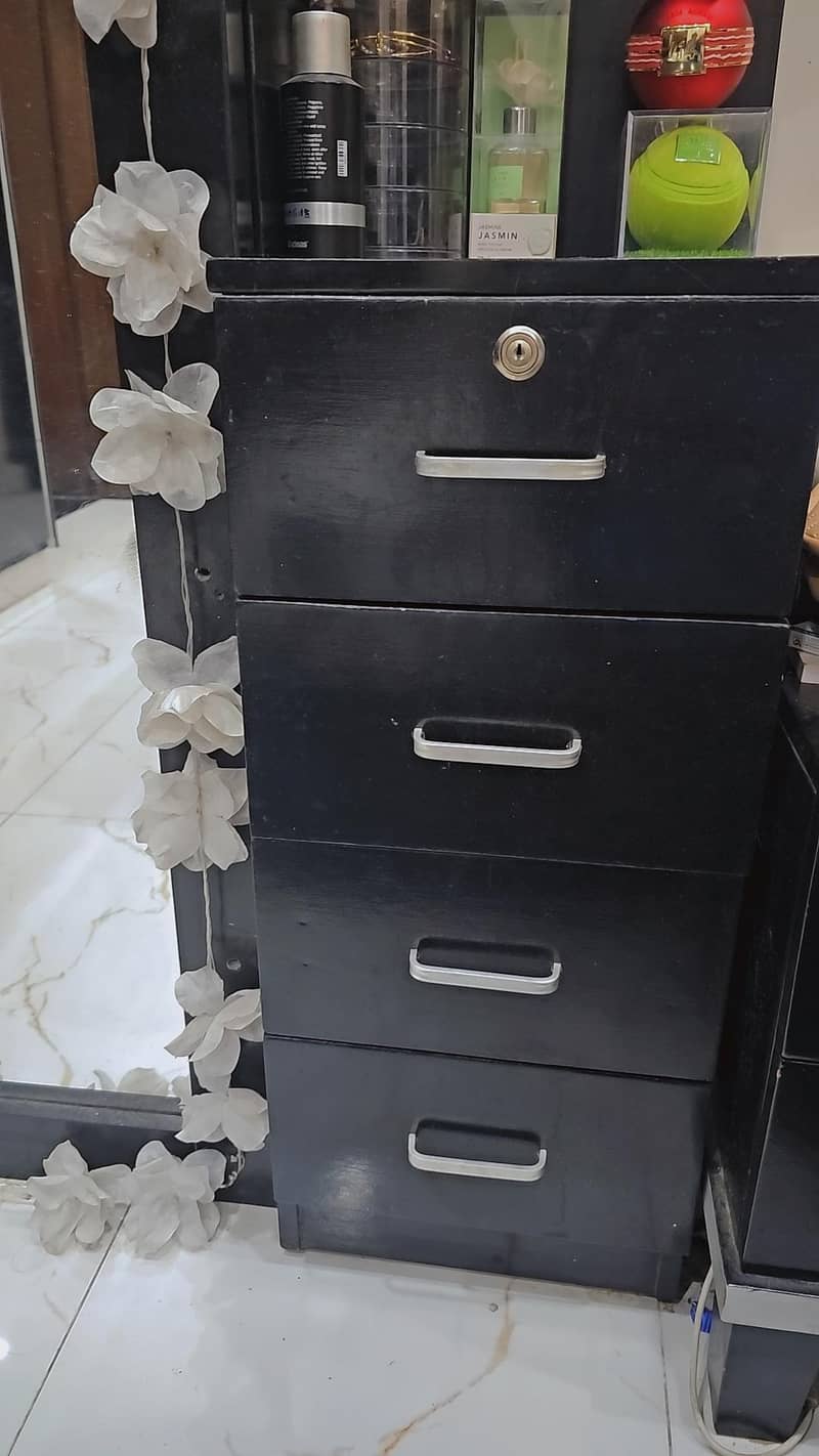 dressing table 2