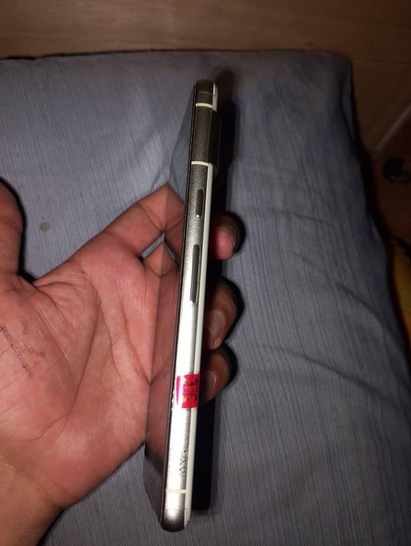 Google Pixel 7 4