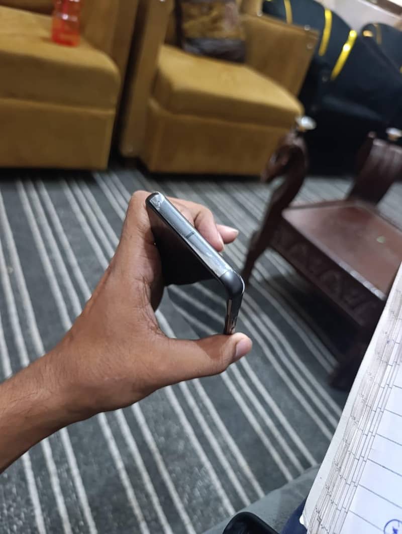 Google Pixel 8 4