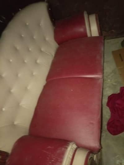 Luxury Wooden Sofa Set (3+1+1) – Used – Excellent Condition
