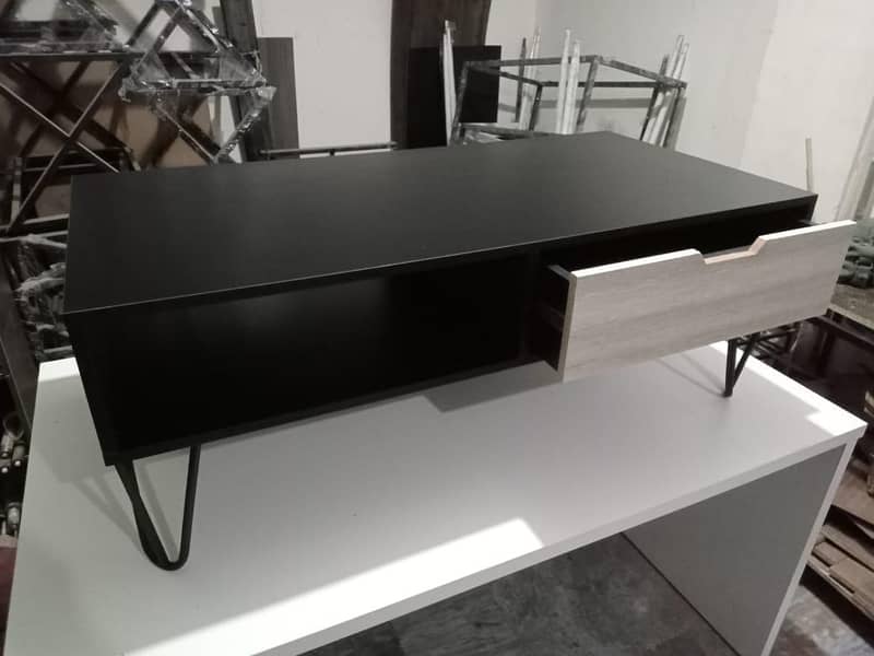 Coffee & Center Table 6