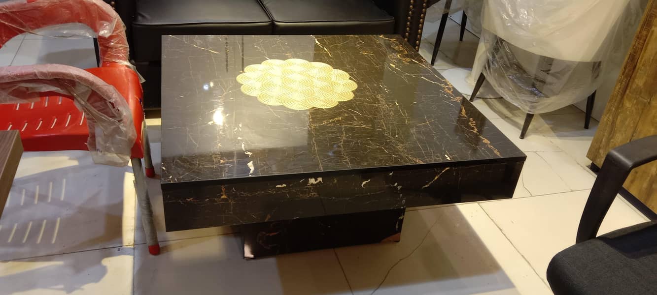 Coffee & Center Table 12