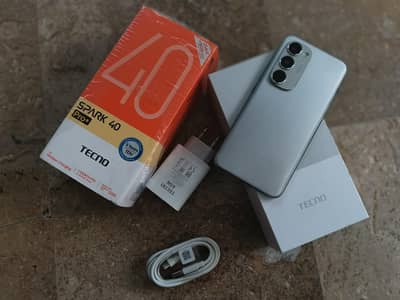 Tecno spark 40 pro plus