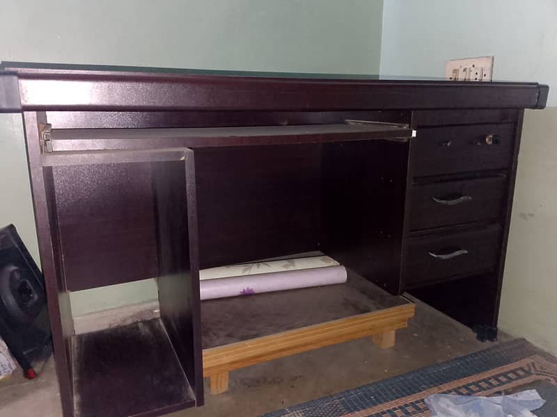 Computer table for sale 4