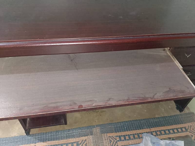 Computer table for sale 5