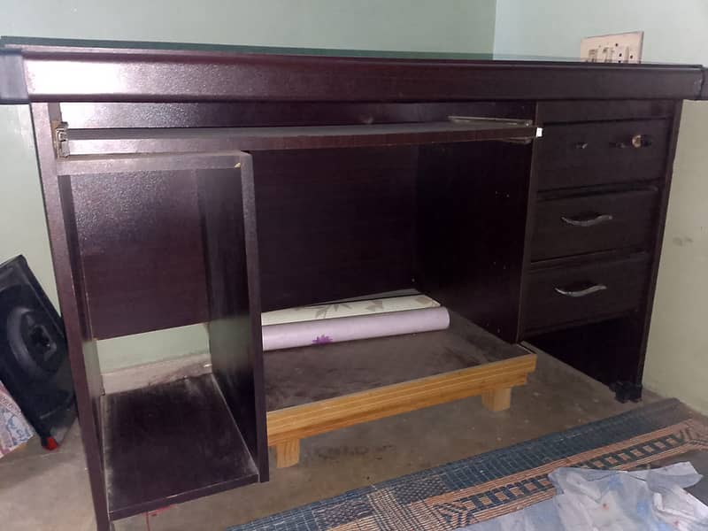 Computer table for sale 6