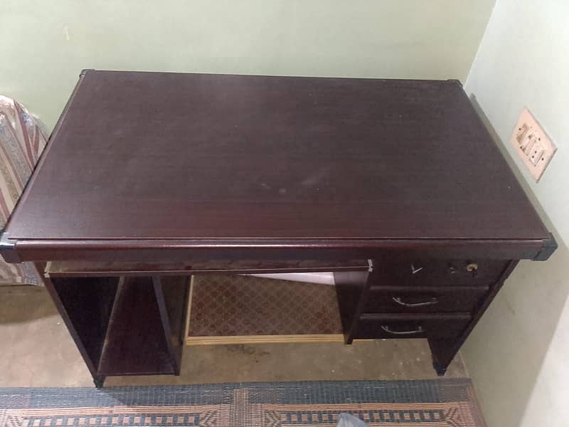 Computer table for sale 7