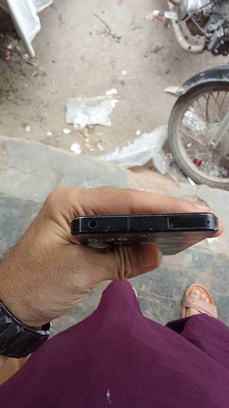 Sharp Aquos Crystal 2