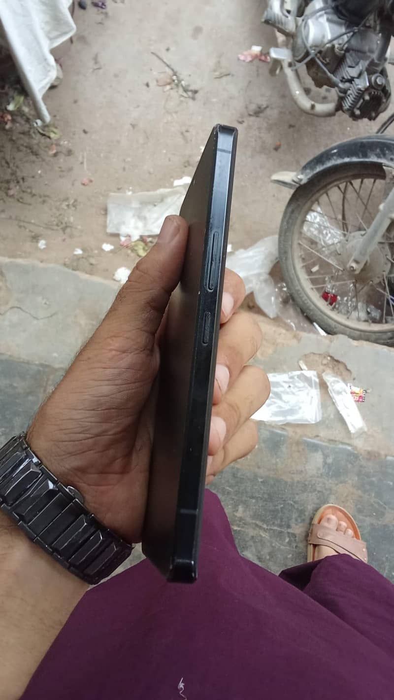 Sharp Aquos Crystal 4