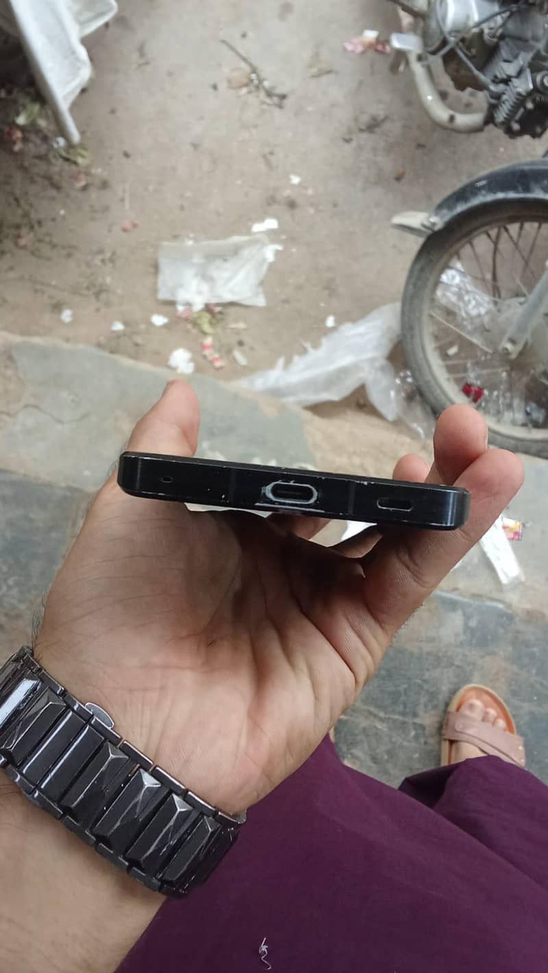 Sharp Aquos Crystal 5