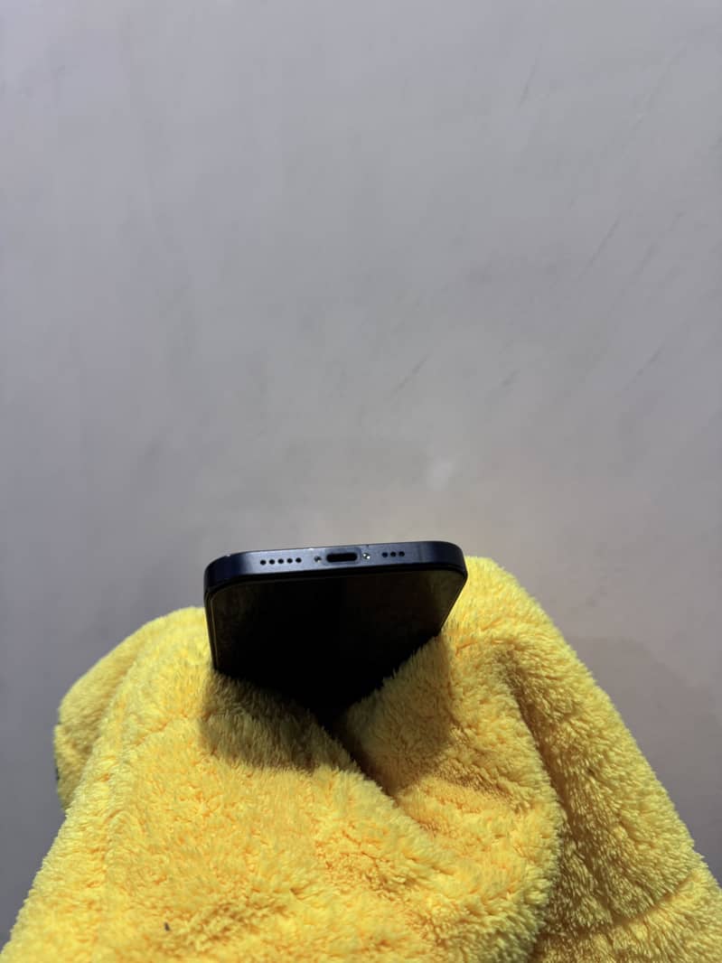 Apple iPhone 13 3