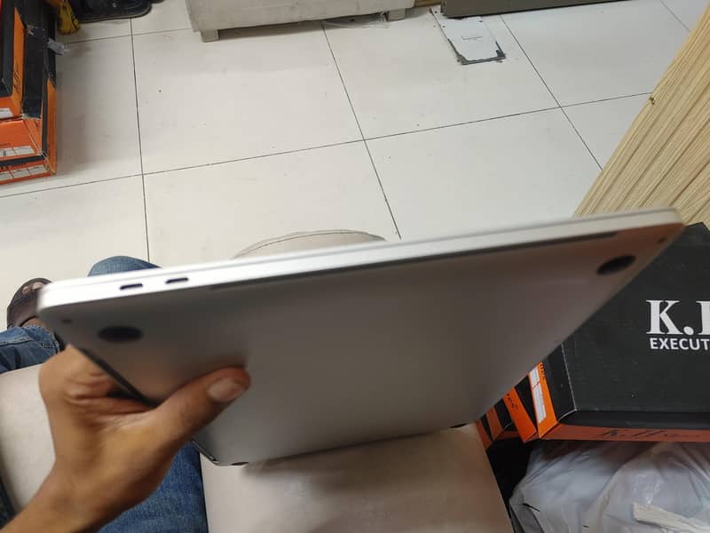 Apple 4